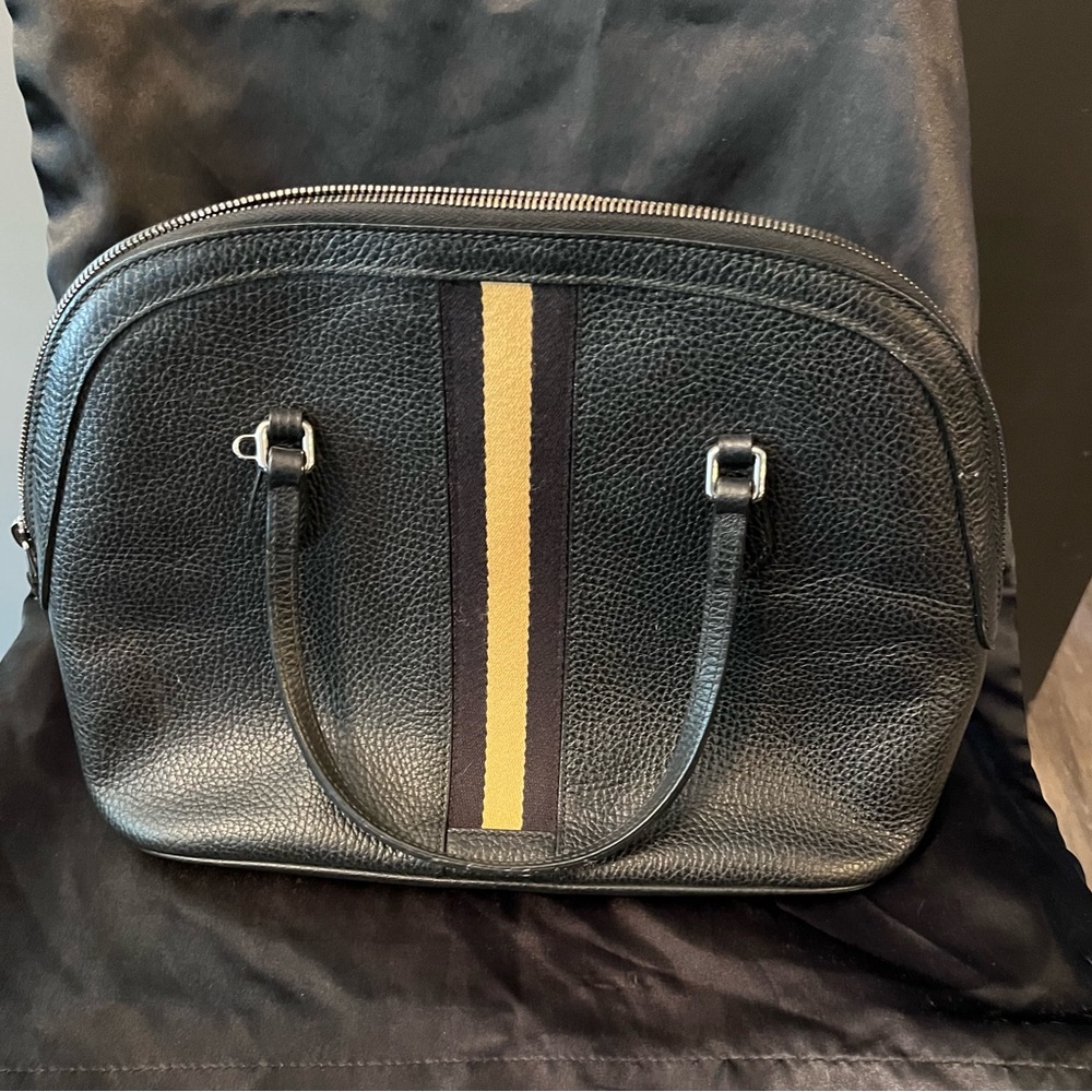 100% Authentic Gucci Black Leather Dome Satchel. Like New